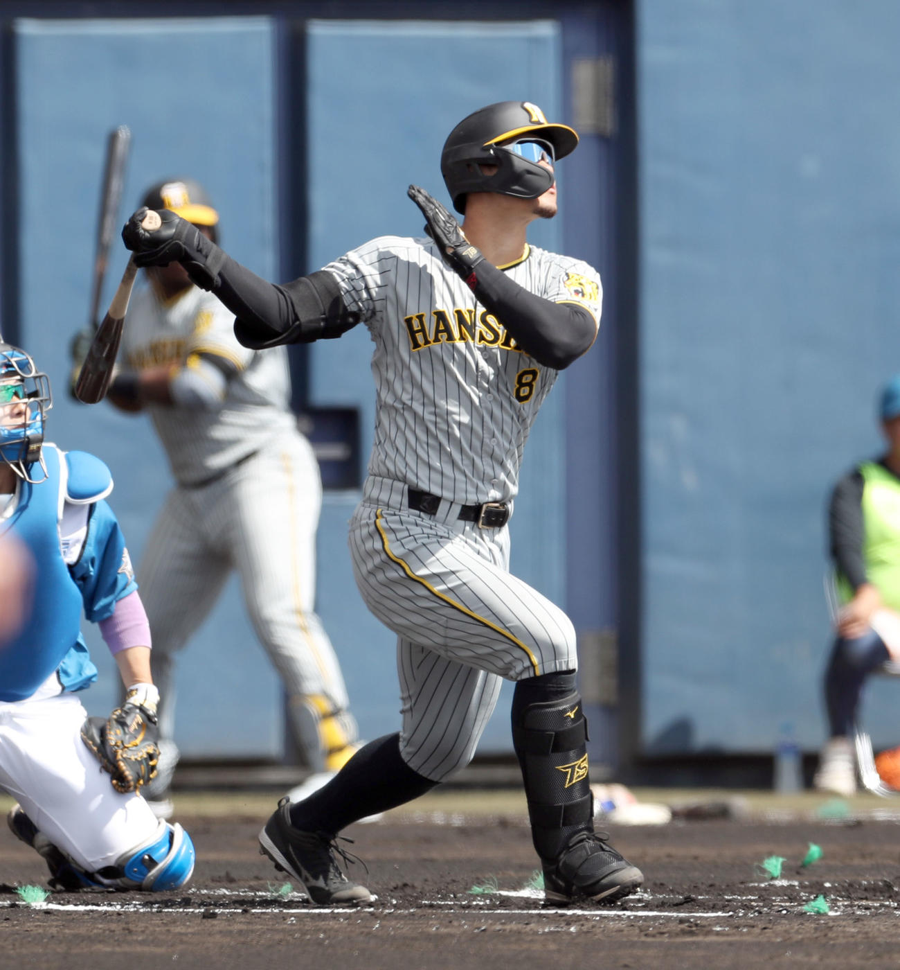 日本ハム対阪神　1回表阪神2死一、二塁、佐藤輝は適時三塁打を放つ（撮影・佐藤翔太）