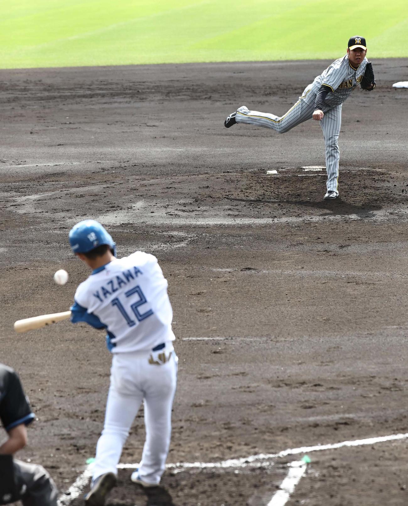 日本ハム対阪神　1回裏日本ハム無死、西勇は矢沢に右越え本塁打を浴びる（撮影・上田博志）