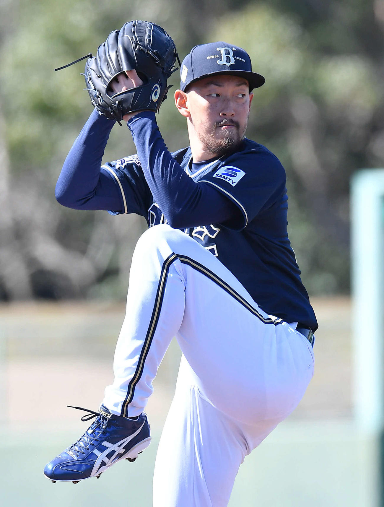 ライブBPで投げる平野佳（撮影・岩下翔太）