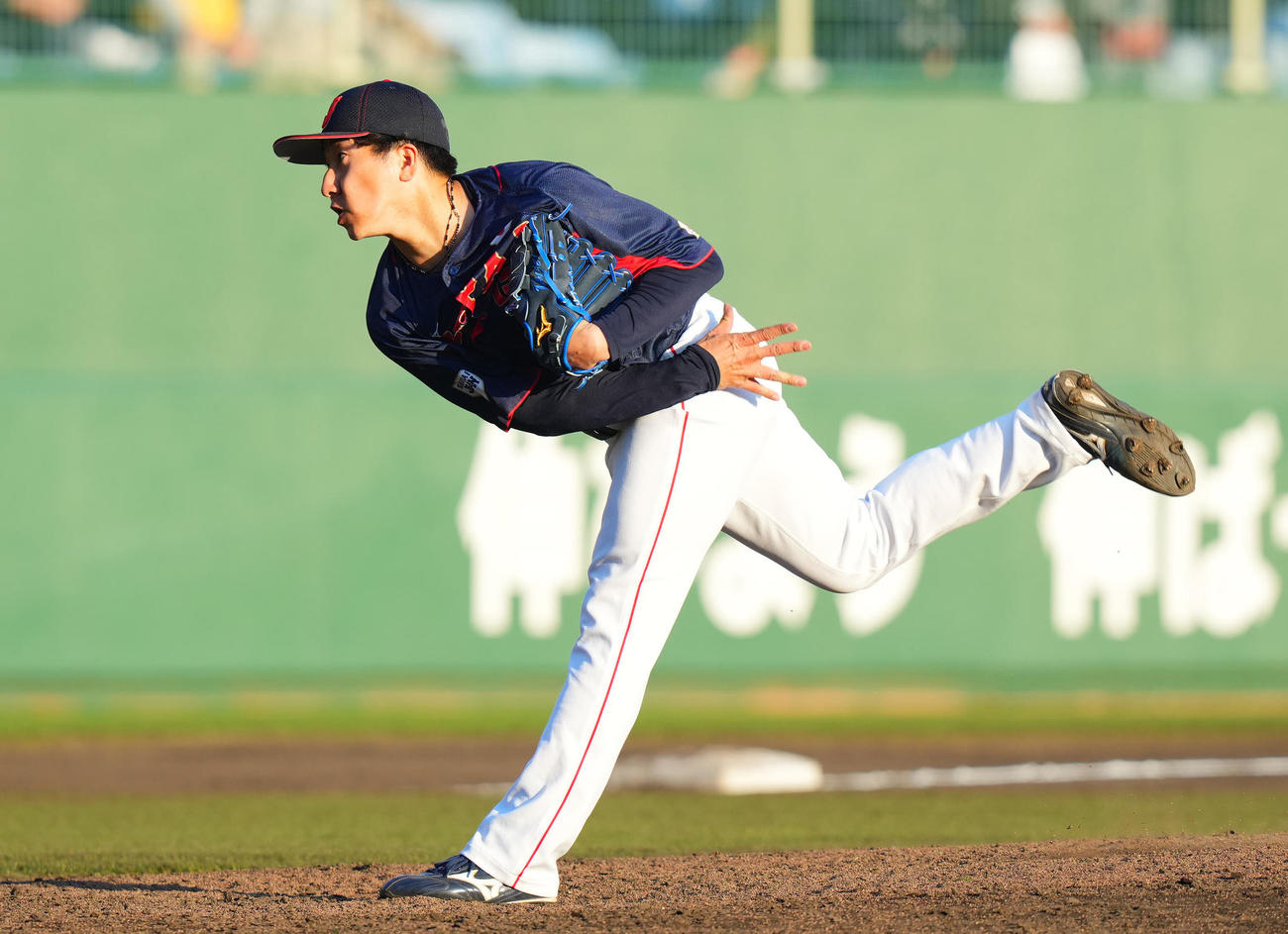 ソフトバンク対侍ジャパン　8回裏、侍ジャパン5番手で登板し力投する大勢（撮影・垰建太）