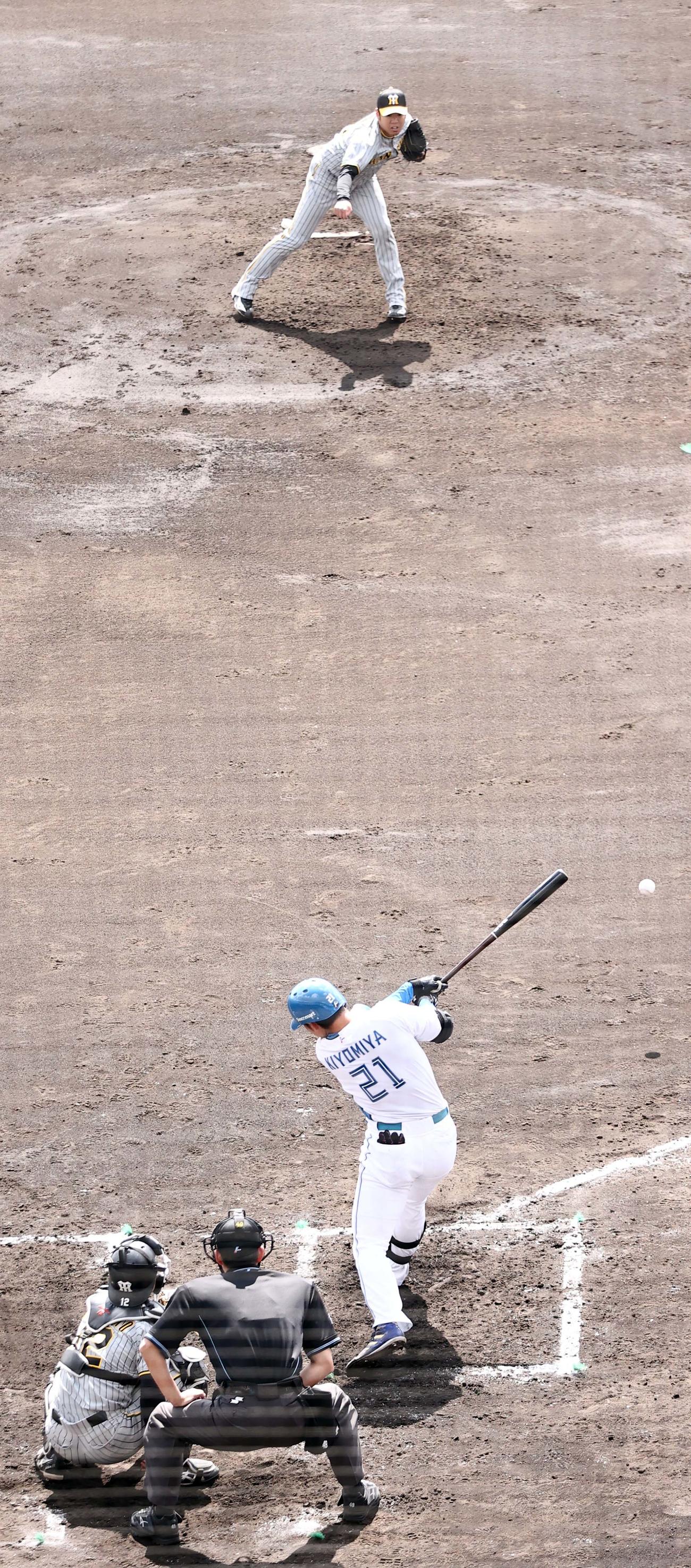 日本ハム対阪神　2回裏日本ハム無死、西勇は清宮を二ゴロに打ち取る（撮影・上田博志）