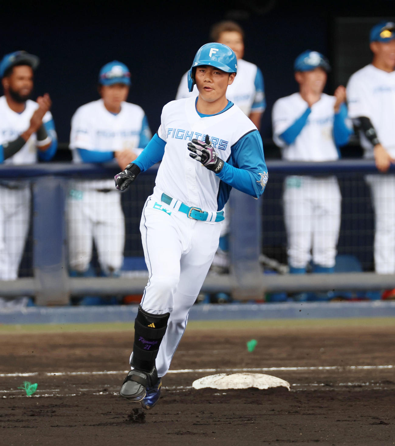 日本ハム対阪神　6回裏日本ハム1死、清宮は右越え本塁打を放つ（撮影・加藤哉）