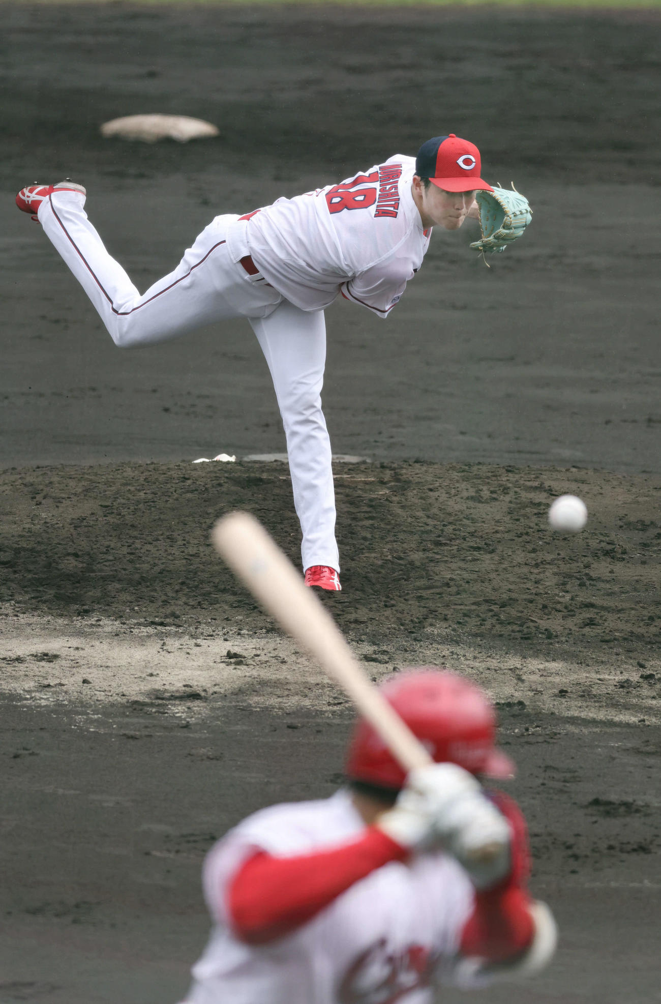 広島沖縄キャンプ　シート打撃に登板の森下（撮影・加藤孝規）