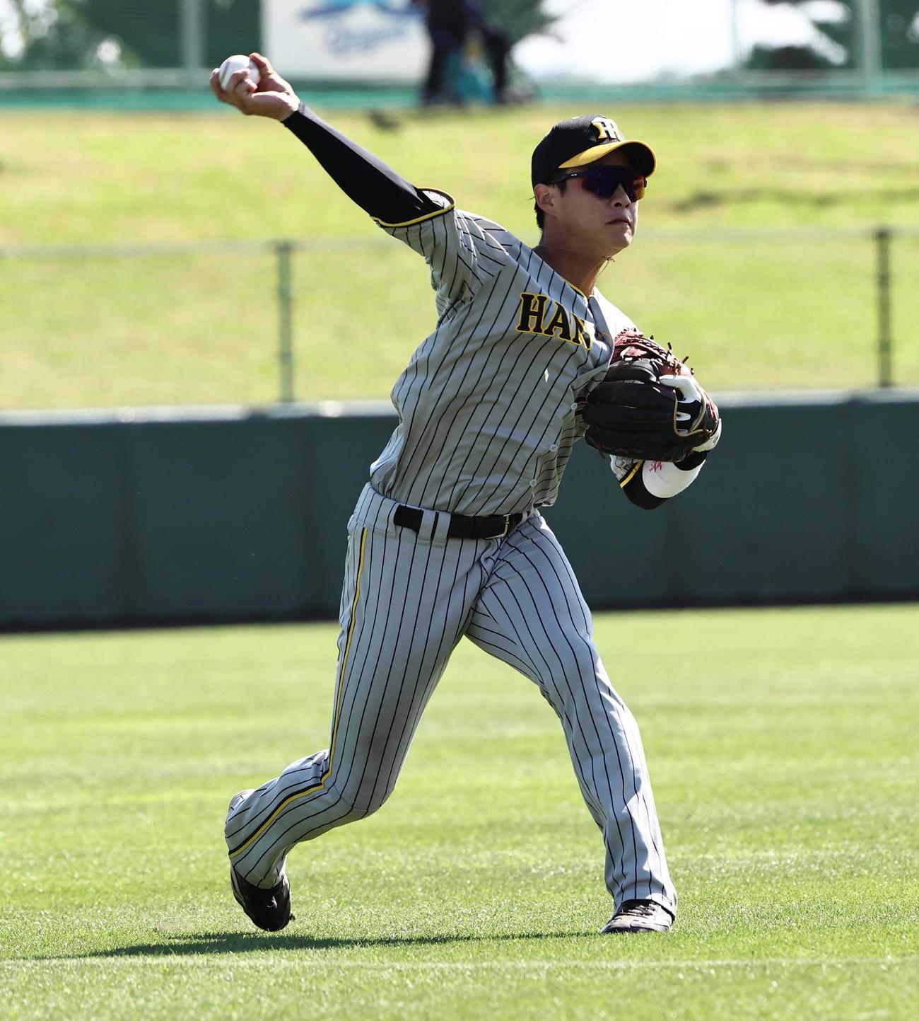 阪神木浪聖也（23年2月23日撮影）