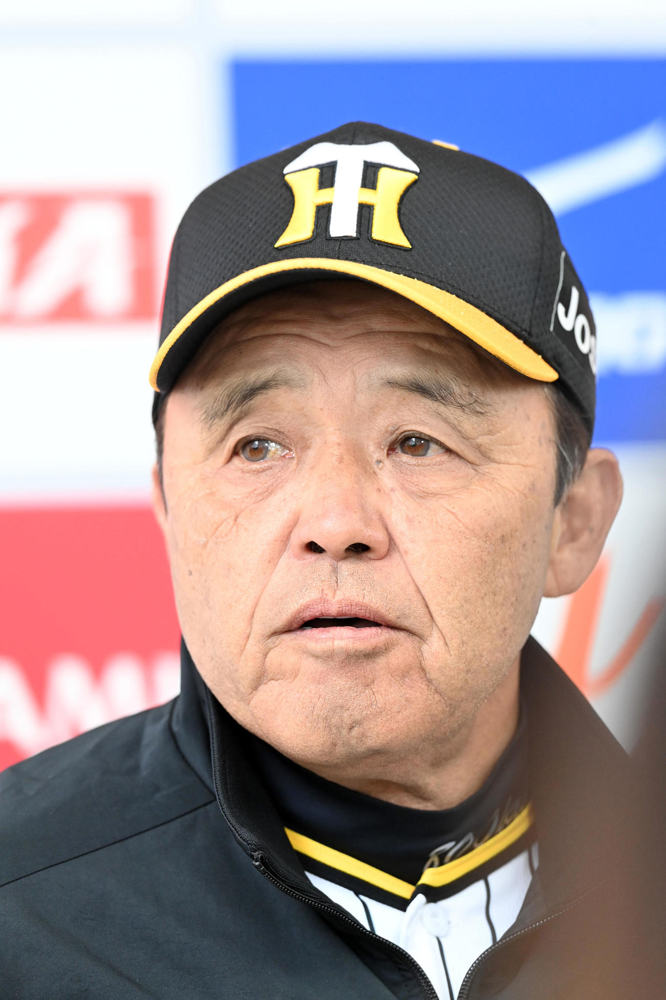 キャンプを打ち上げ、総括する阪神岡田監督（撮影・前岡正明）