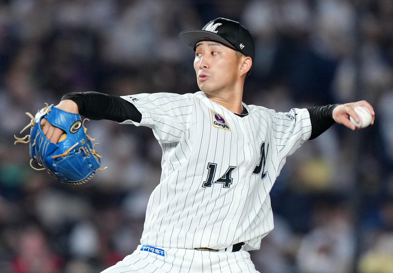 ロッテ小島和哉（22年10月撮影）