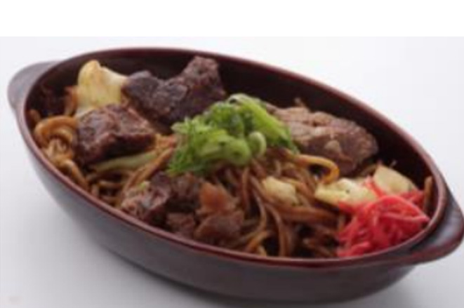 3月18日から甲子園球場内でオープンする「神戸牛の匠　Fire」のメニュー、神戸牛すじ焼きそば（阪神電鉄提供）