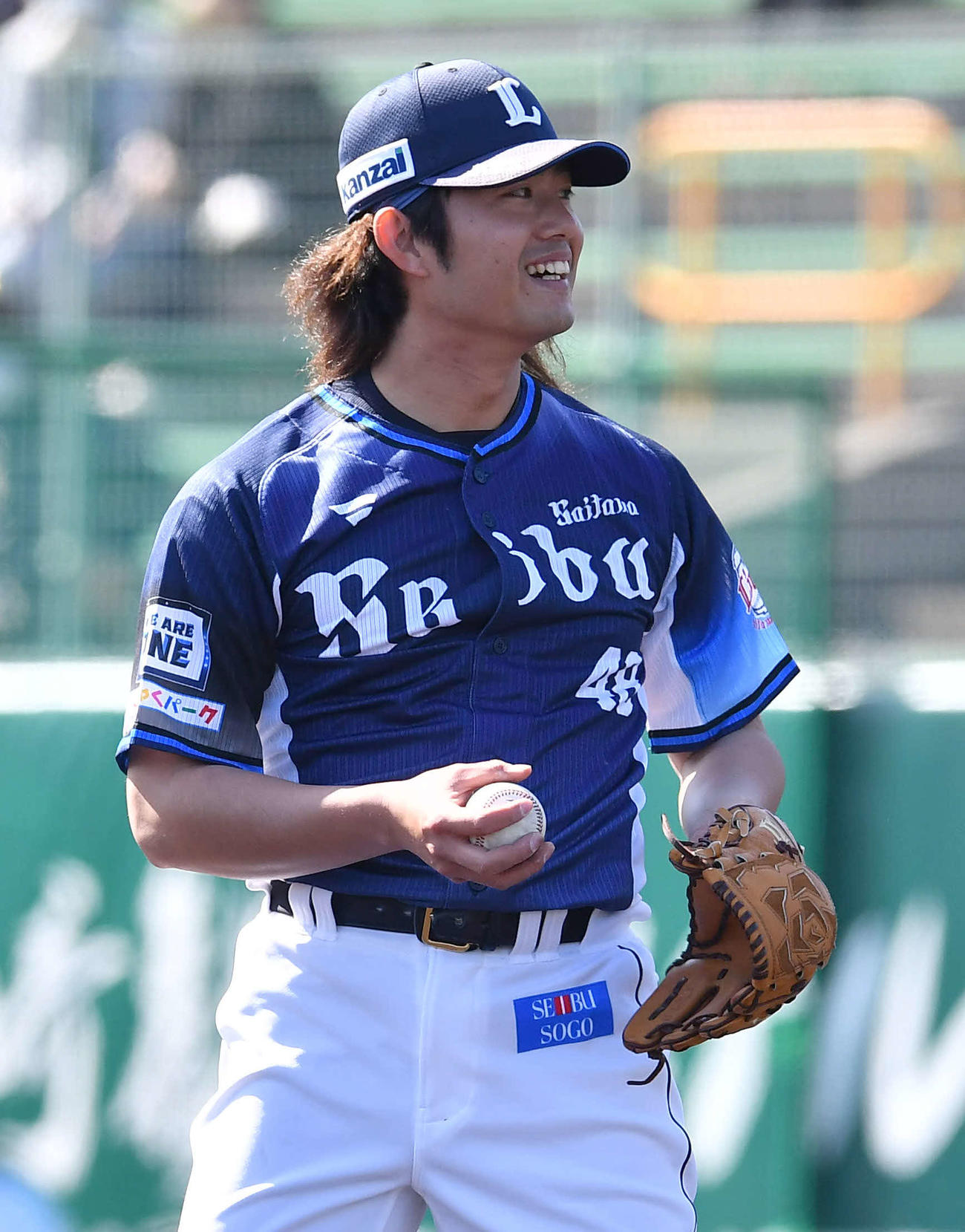 球春みやざきベースボールゲームズ　オリックス対西武　3回裏オリックス1死二塁、太田を見逃し三振に抑え、笑顔を見せる今井（撮影・岩下翔太）