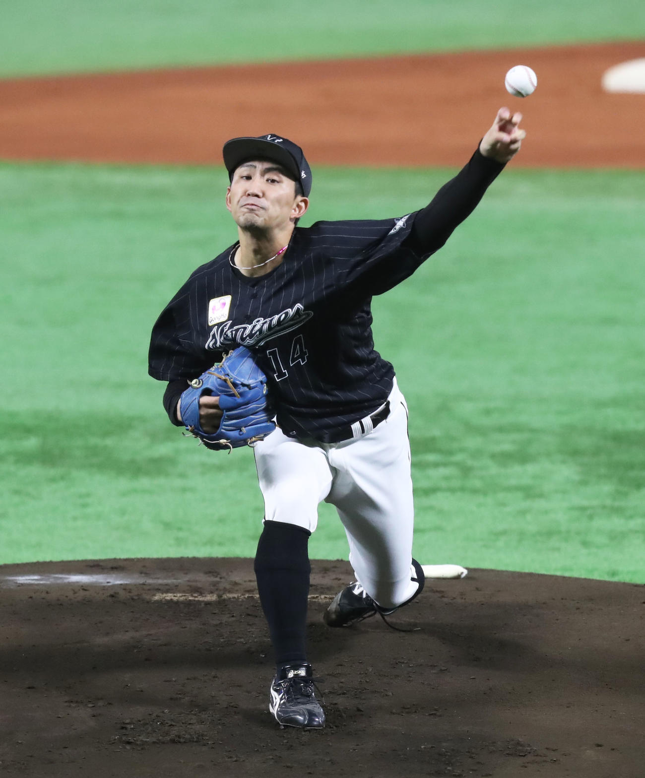 2022年9月25日、ソフトバンク戦で先発するロッテ小島