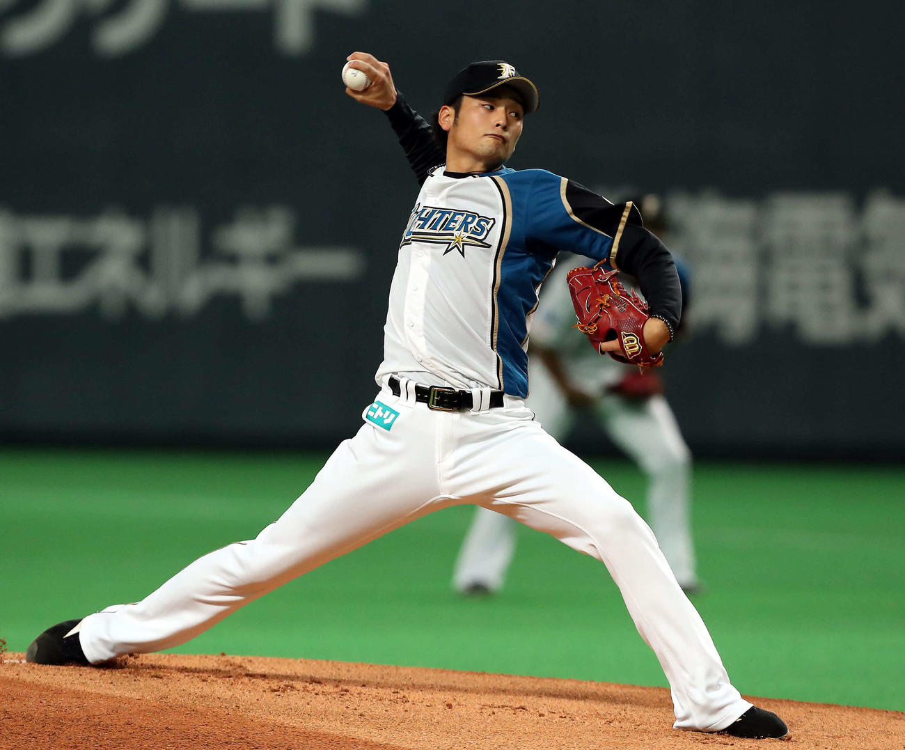 力投する日本ハム時代の中村勝投手（2017年6月1日撮影）