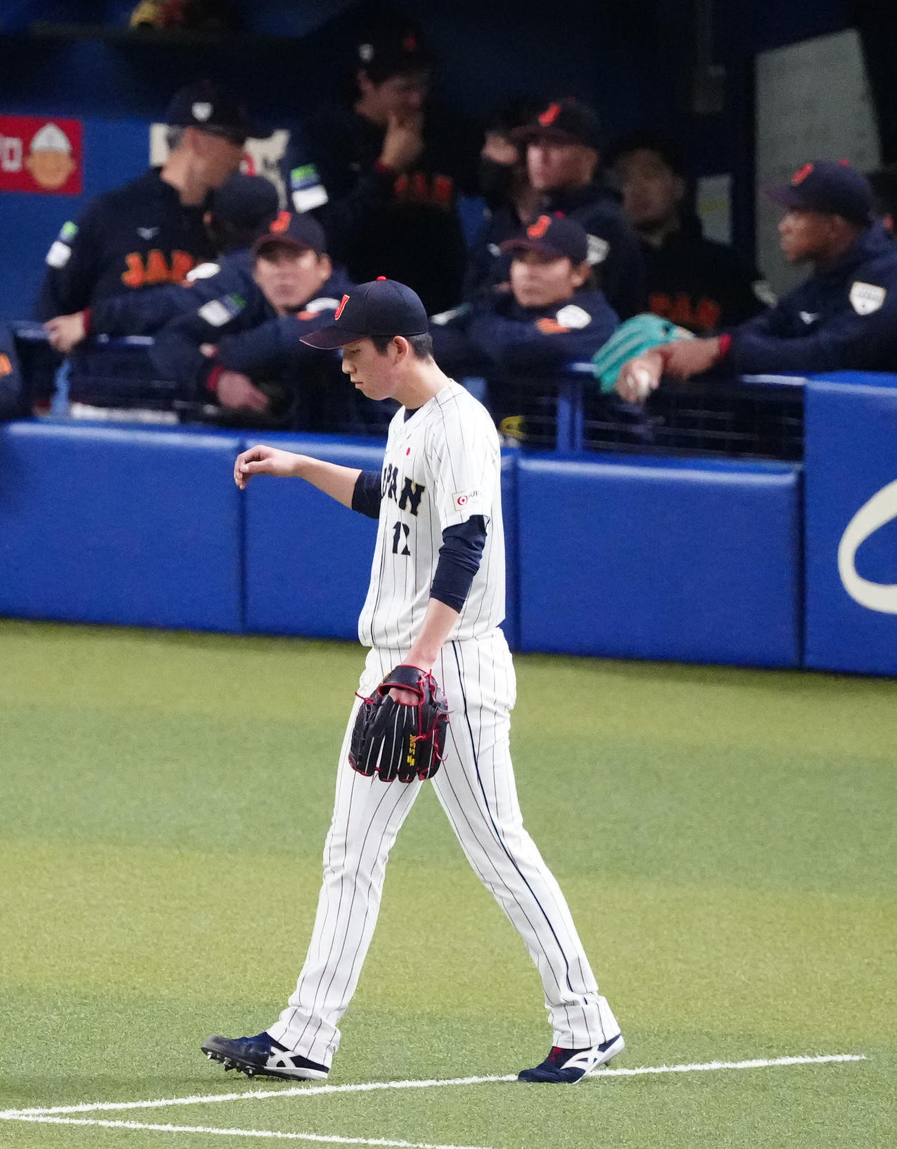 侍ジャパン対中日　6回表中日2死二塁、木下に適時二塁打を浴びた戸郷（撮影・江口和貴）