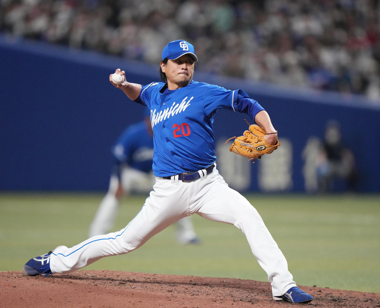 侍ジャパン対中日　6回裏から登板する中日2番手の涌井（撮影・狩俣裕三）