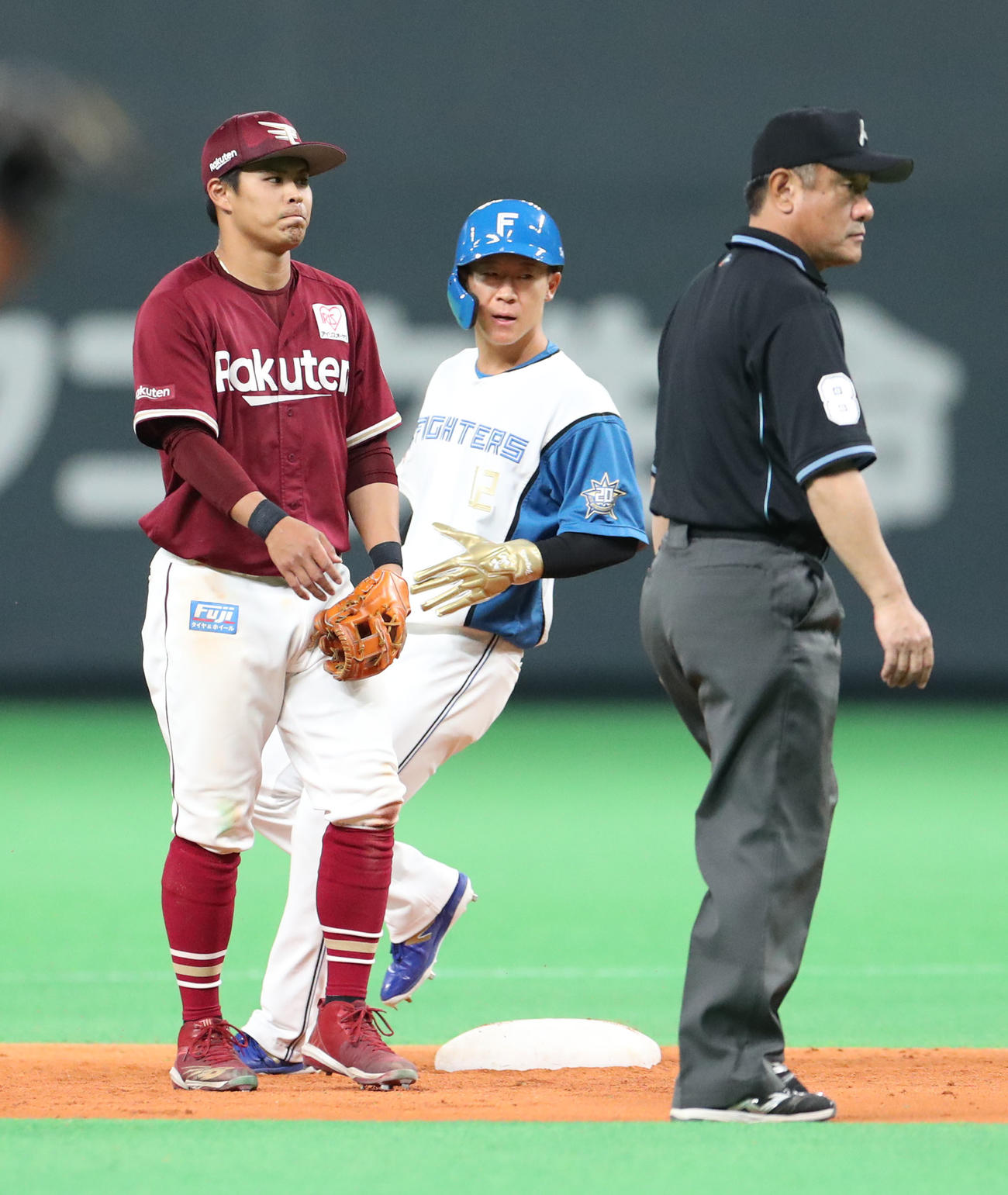 日本ハム対楽天　7回裏日本ハム2死一、三塁、矢沢は盗塁を決める（撮影・佐藤翔太）