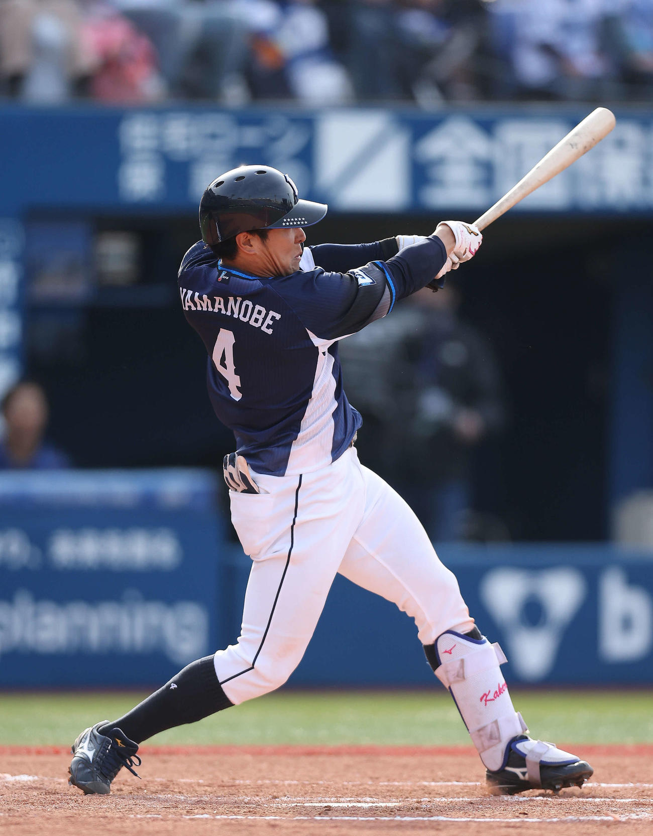 DeNA対西武　8回表西武無死、右前打を放つ山野辺（撮影・河田真司）