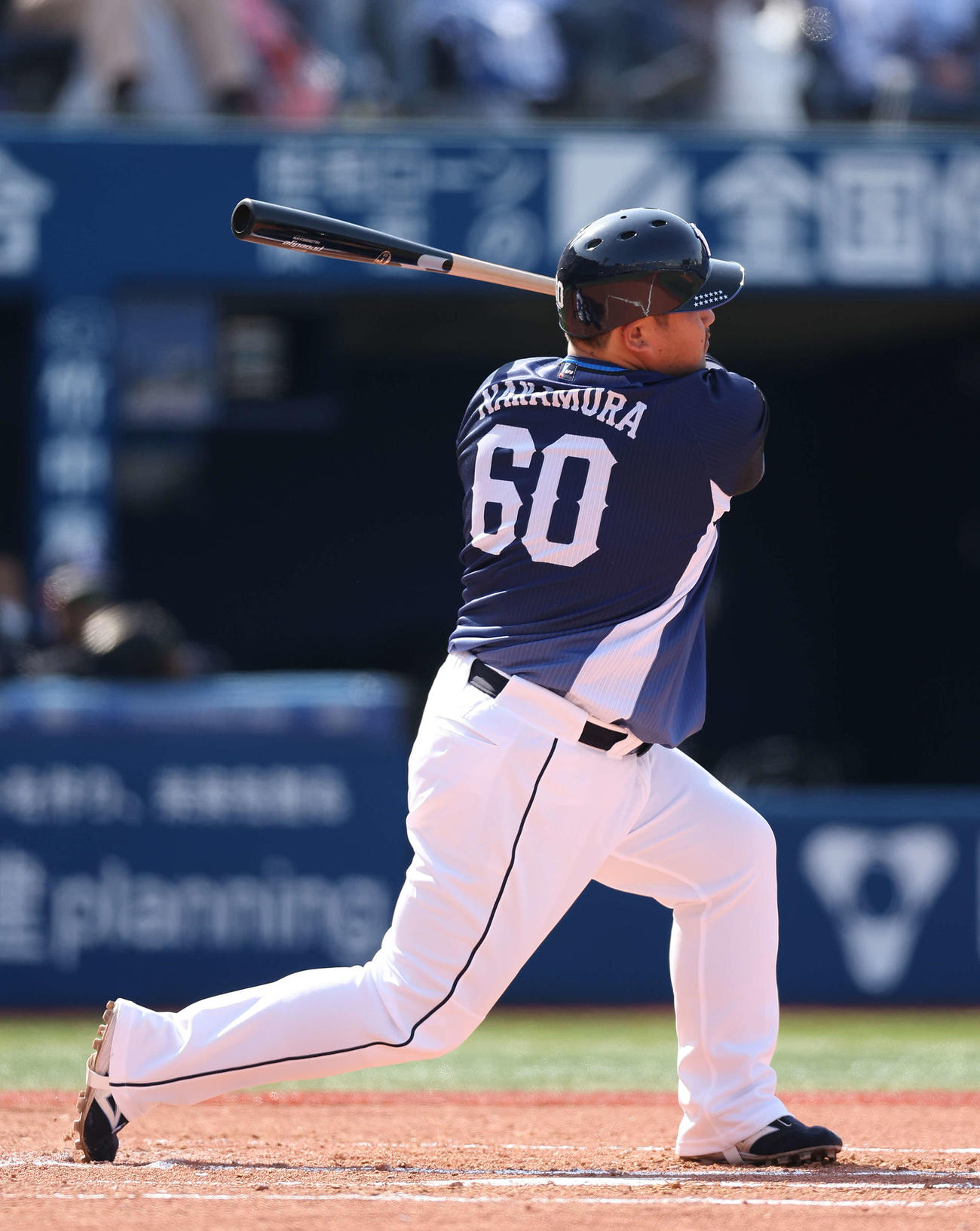 DeNA対西武　2回表西武無死一塁、三振に倒れる中村（撮影・河田真司）