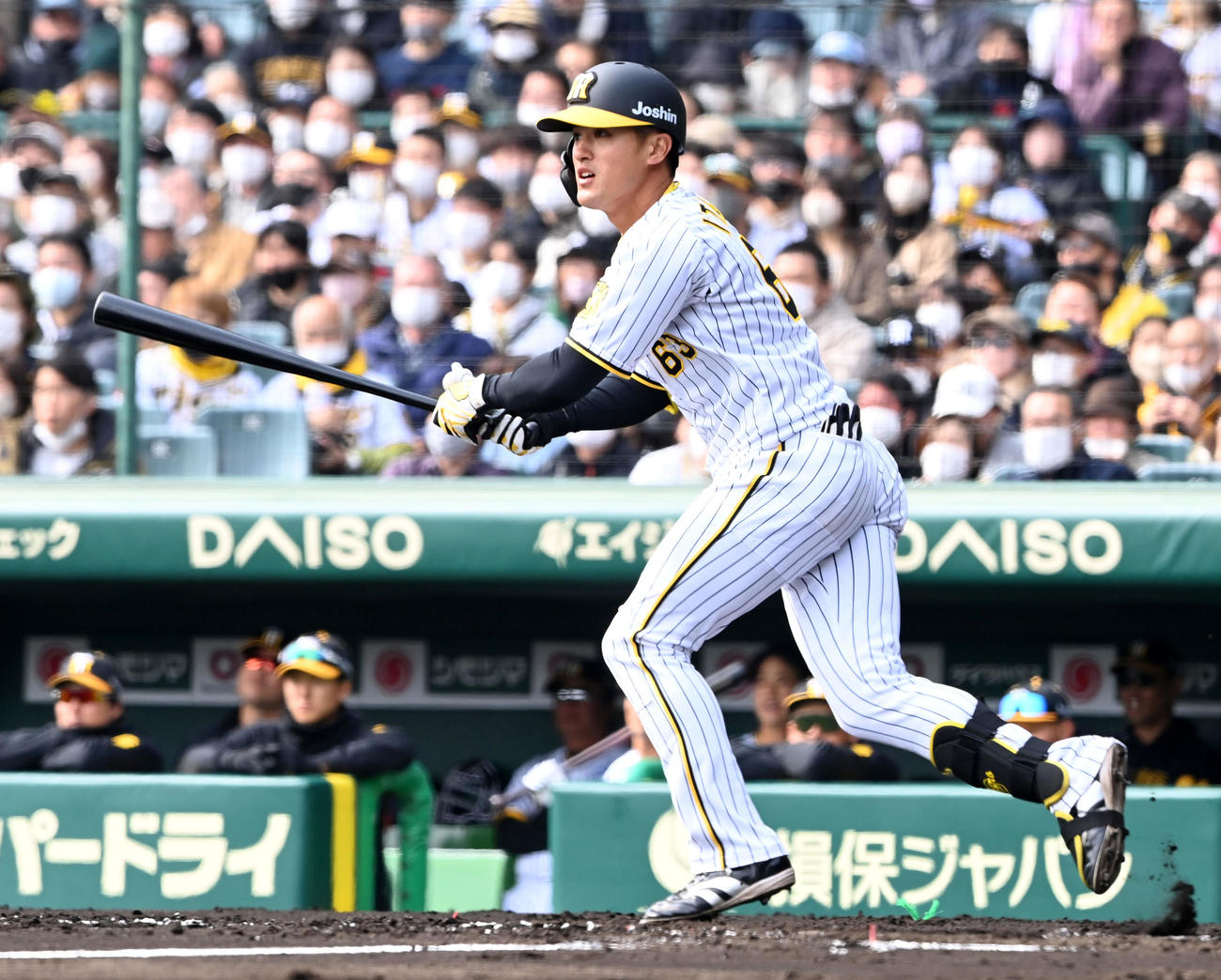 オープン戦・阪神対オリックス　1回裏阪神2死満塁、板山は先制の左前2点適時打を放つ（撮影・前岡正明）