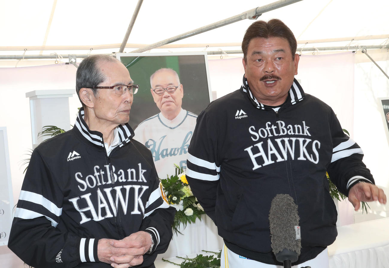 故・門田博光氏をしのぶ藤本博史監督（撮影・梅根麻紀）