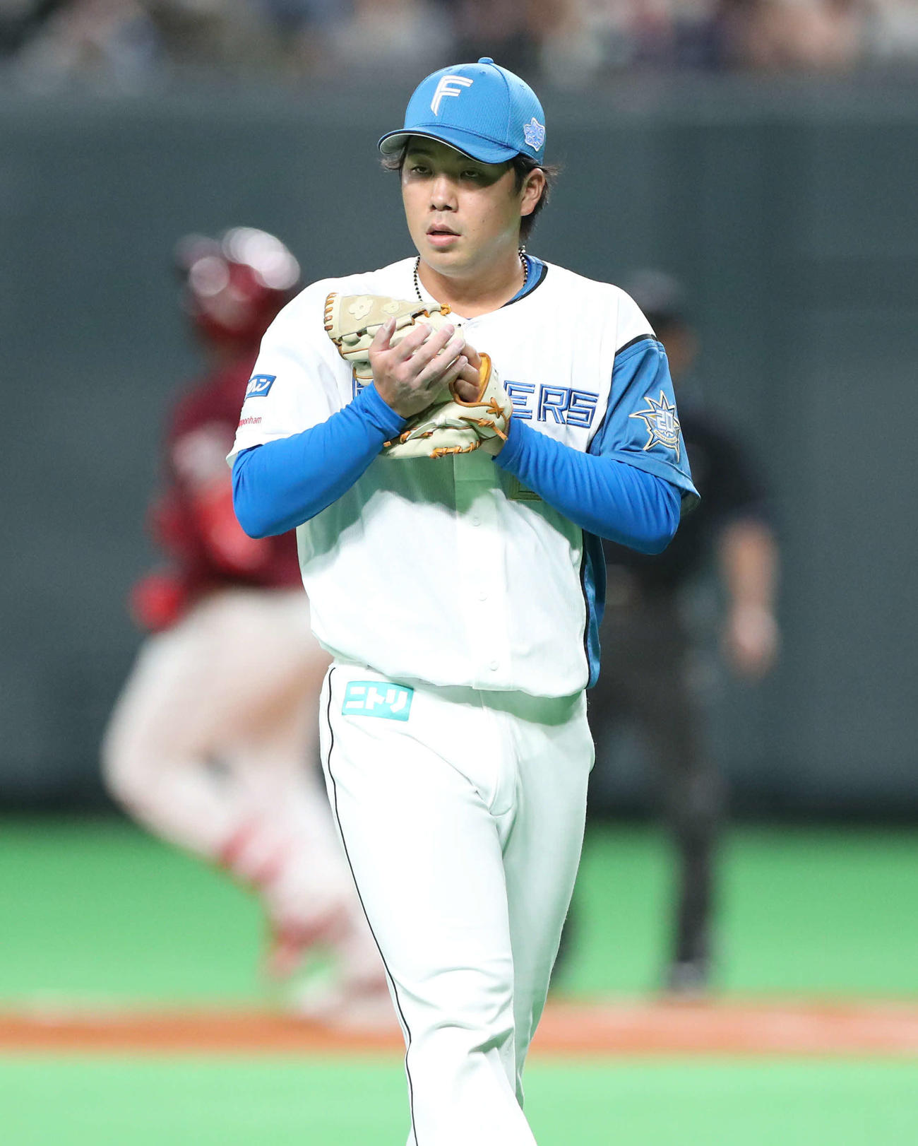 日本ハム対楽天　1回表楽天2死、フランコを中飛に仕留める金村（撮影・佐藤翔太）