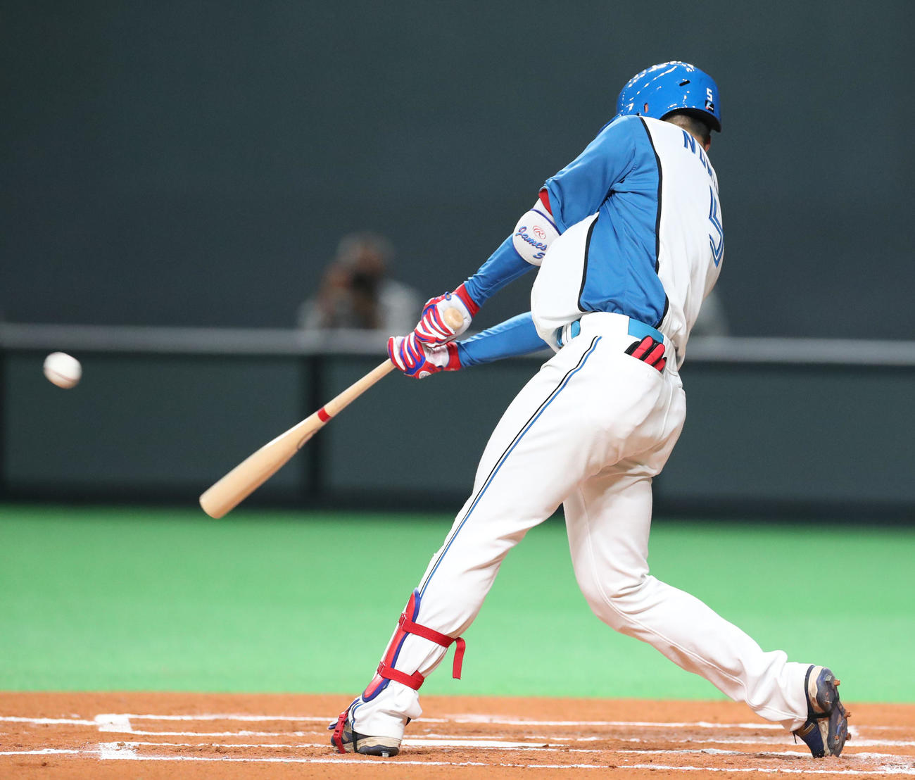 日本ハム対楽天　1回裏日本ハム1死一、三塁、野村佑希は先制となる中犠飛を放つ（撮影・佐藤翔太）