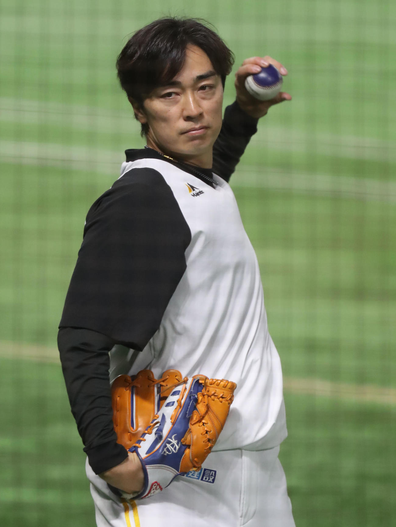 ネットに向かって投球を行う和田（撮影・屋方直哉）