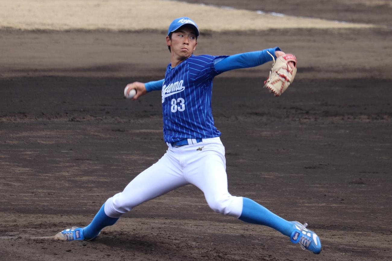 明治安田生命－青学大オープン戦　先発5回を投げ4安打無失点に抑えた、青学大のエース・常広（撮影・保坂淑子）