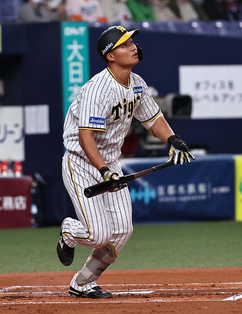 阪神対韓国　1回裏阪神2死、森下は右飛に倒れる（撮影・上田博志）