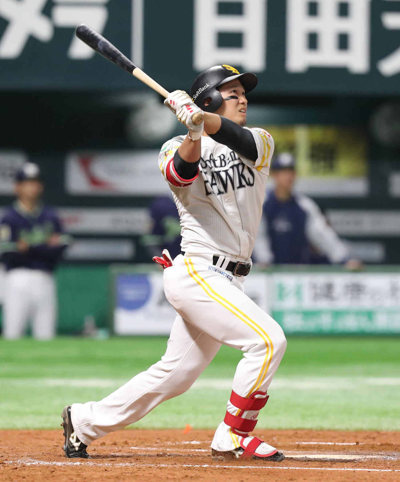 ソフトバンク対ヤクルト　6回裏ソフトバンク1死満塁、栗原は右越え満塁本塁打を放つ（撮影・屋方直哉）