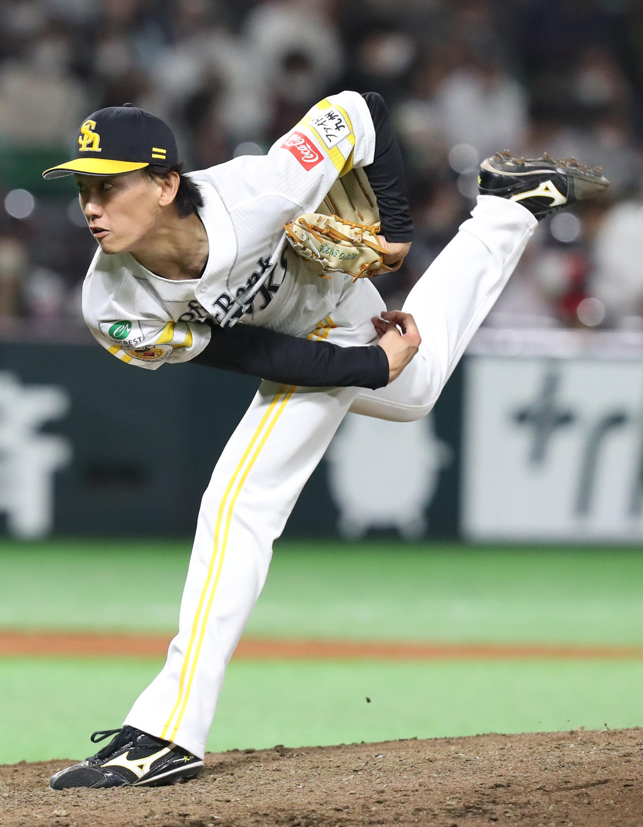 ソフトバンク対ヤクルト　8回表から登板した大津（撮影・屋方直哉）