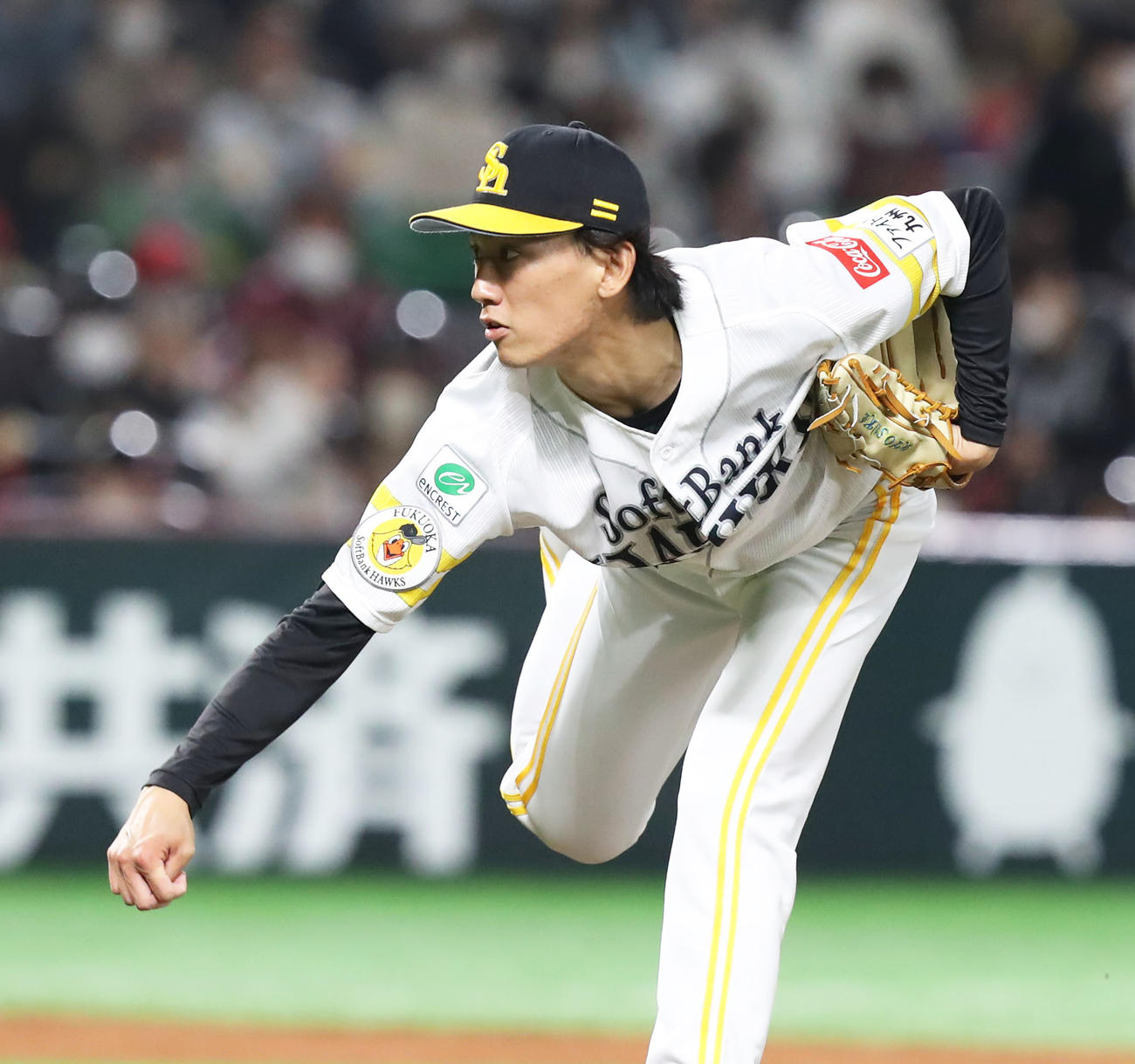 ソフトバンク対ヤクルト　8回表から登板した大津（撮影・屋方直哉）