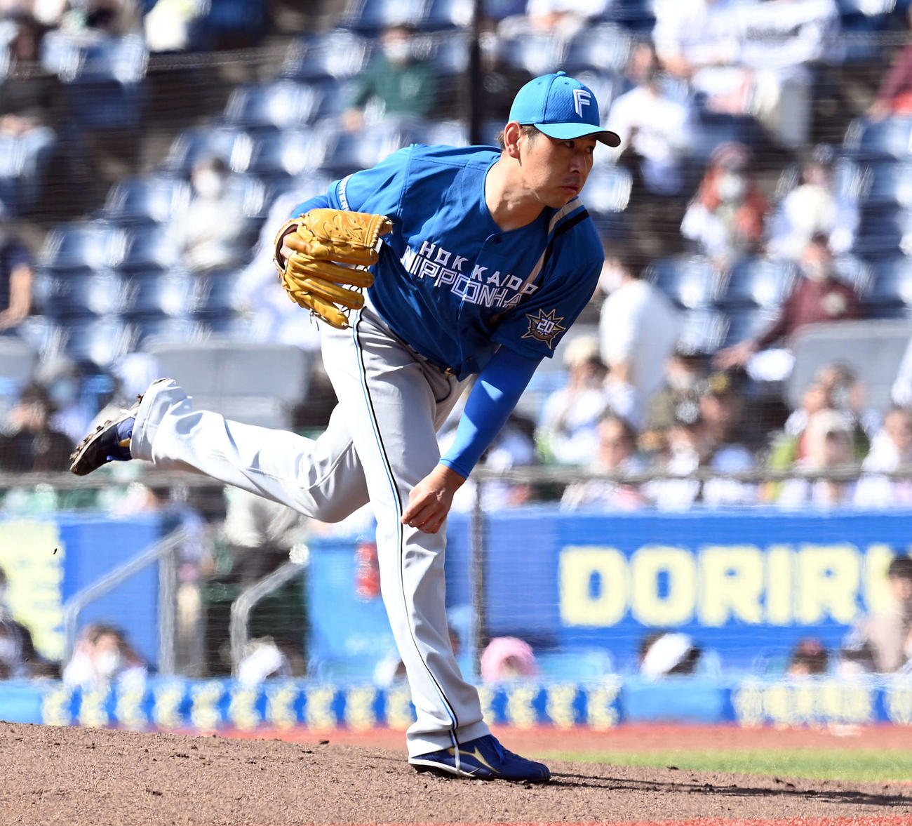 ロッテ対日本ハム　日本ハムの先発加藤貴（撮影・たえ見朱実）