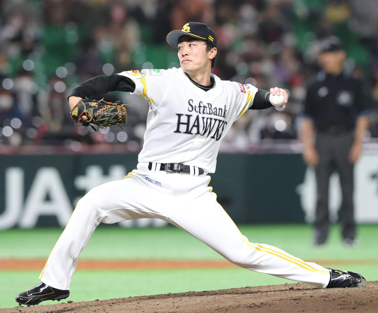 ソフトバンク対ヤクルト　4回から登板した和田毅（撮影・梅根麻紀）