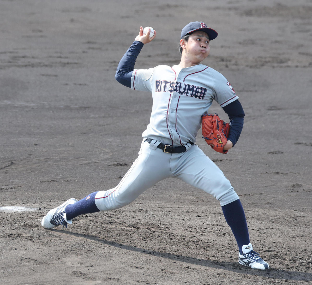 阪神戦に先発した立命大・谷脇（撮影・白石智彦）