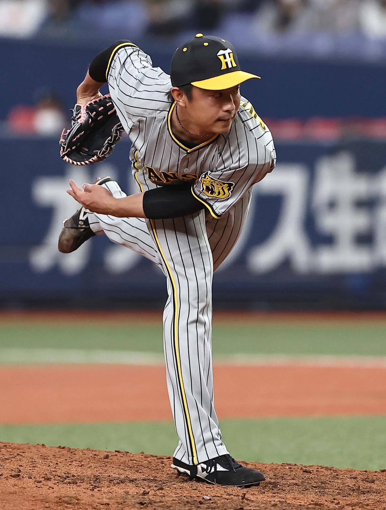 オリックス対阪神　阪神6番手の島本（撮影・上田博志）
