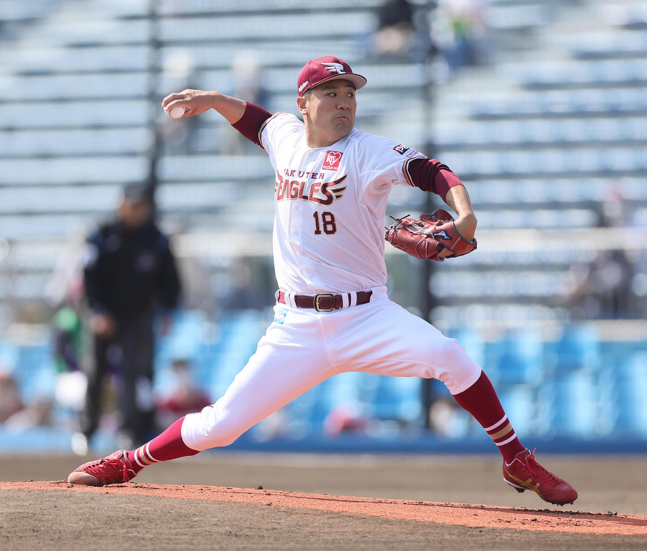 楽天対ロッテ　楽天先発の田中将（撮影・足立雅史）