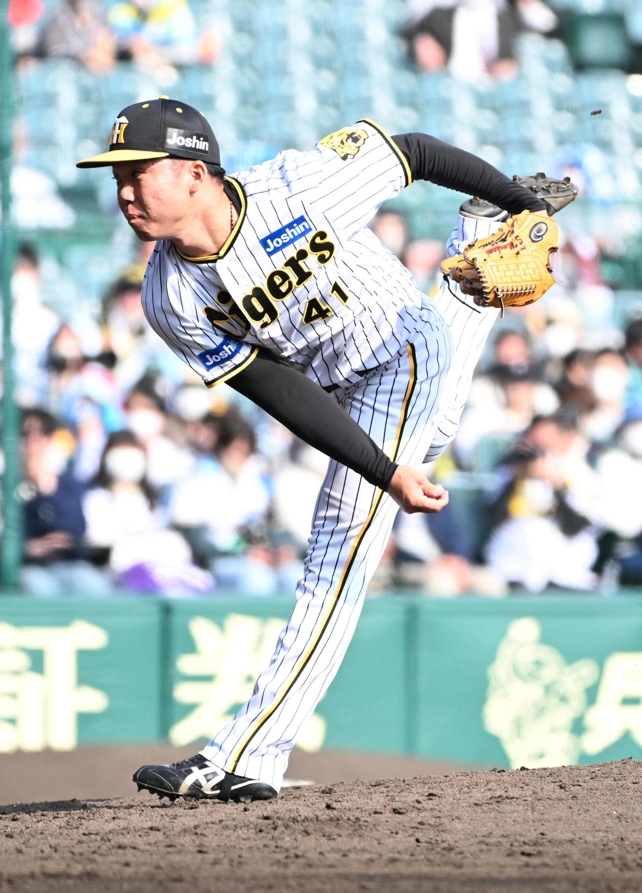 阪神対日本ハム　6回裏3番手阪神村上（撮影・石井愛子）