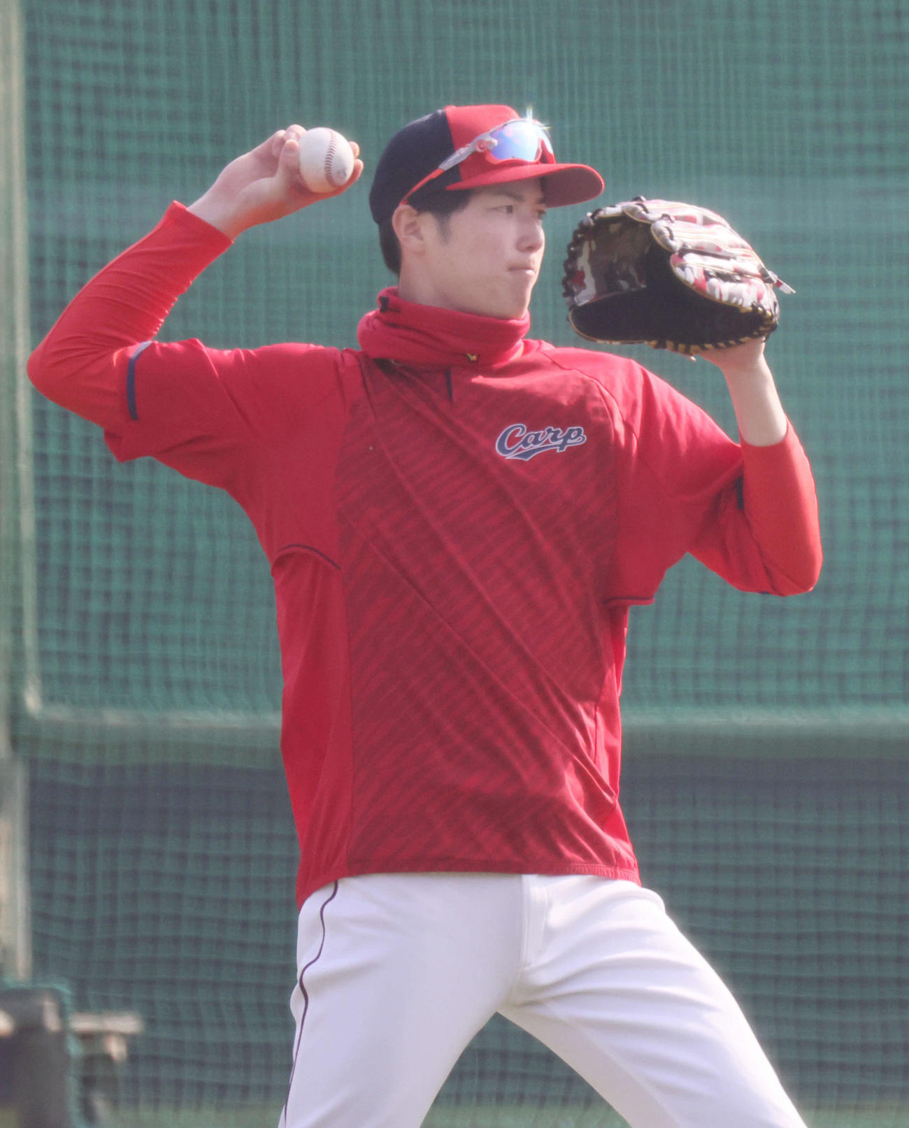 オープン戦広島対ヤクルト　試合前練習　3月6日以来、キャッチボールを再開した広島森下（撮影・加藤孝規）