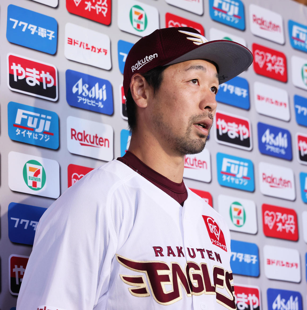試合前、東日本大震災について話す楽天阿部（撮影・足立雅史）