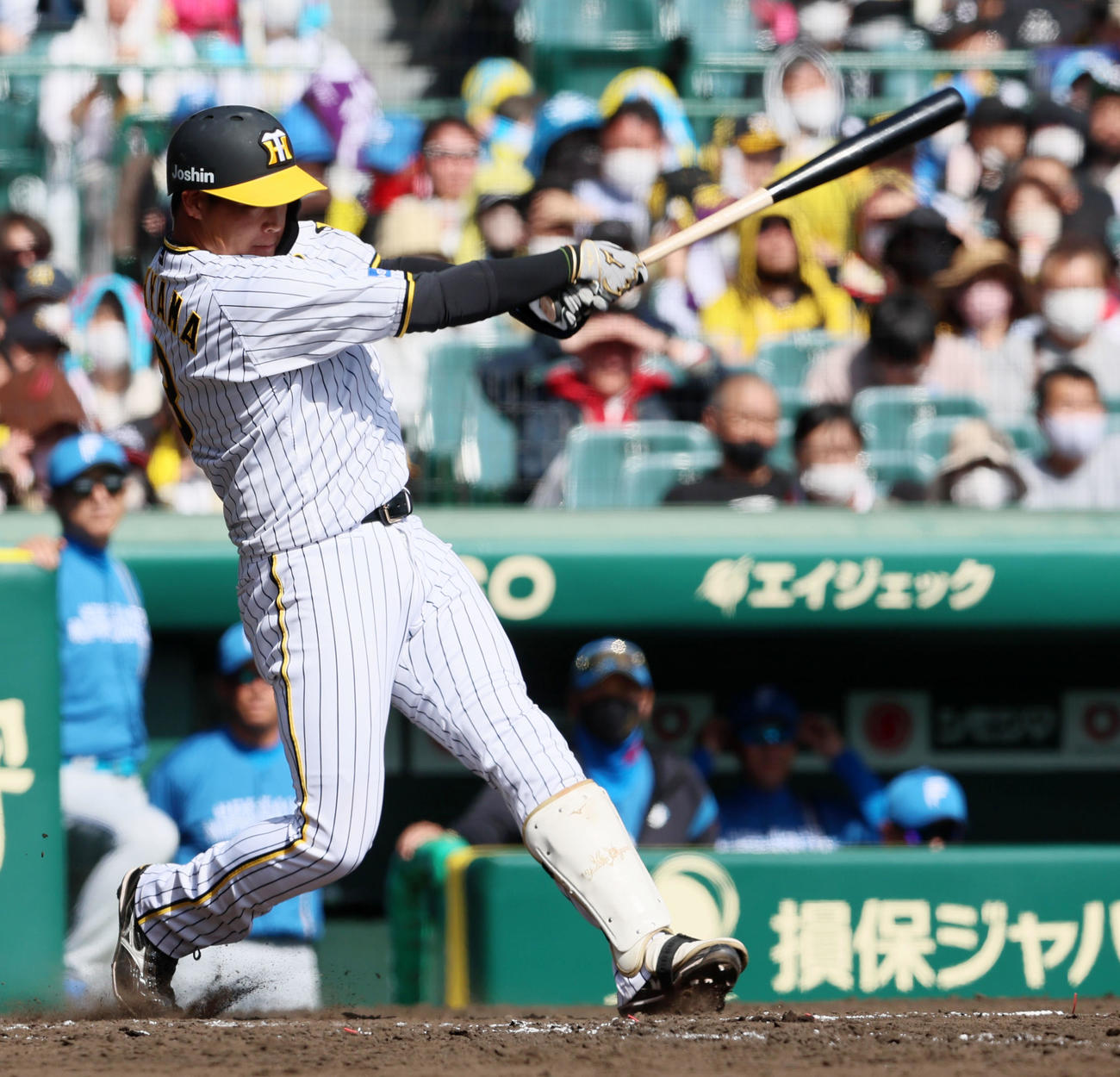 阪神対日本ハム　3回裏阪神2死一塁、大山は二塁打を放つ（撮影・加藤哉）