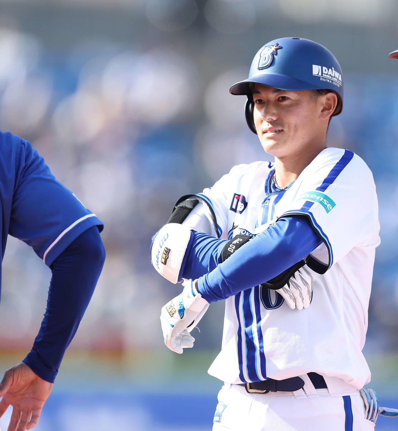 DeNA対中日　5回裏DeNA2死、中前打を放ち出塁する林（撮影・河田真司）