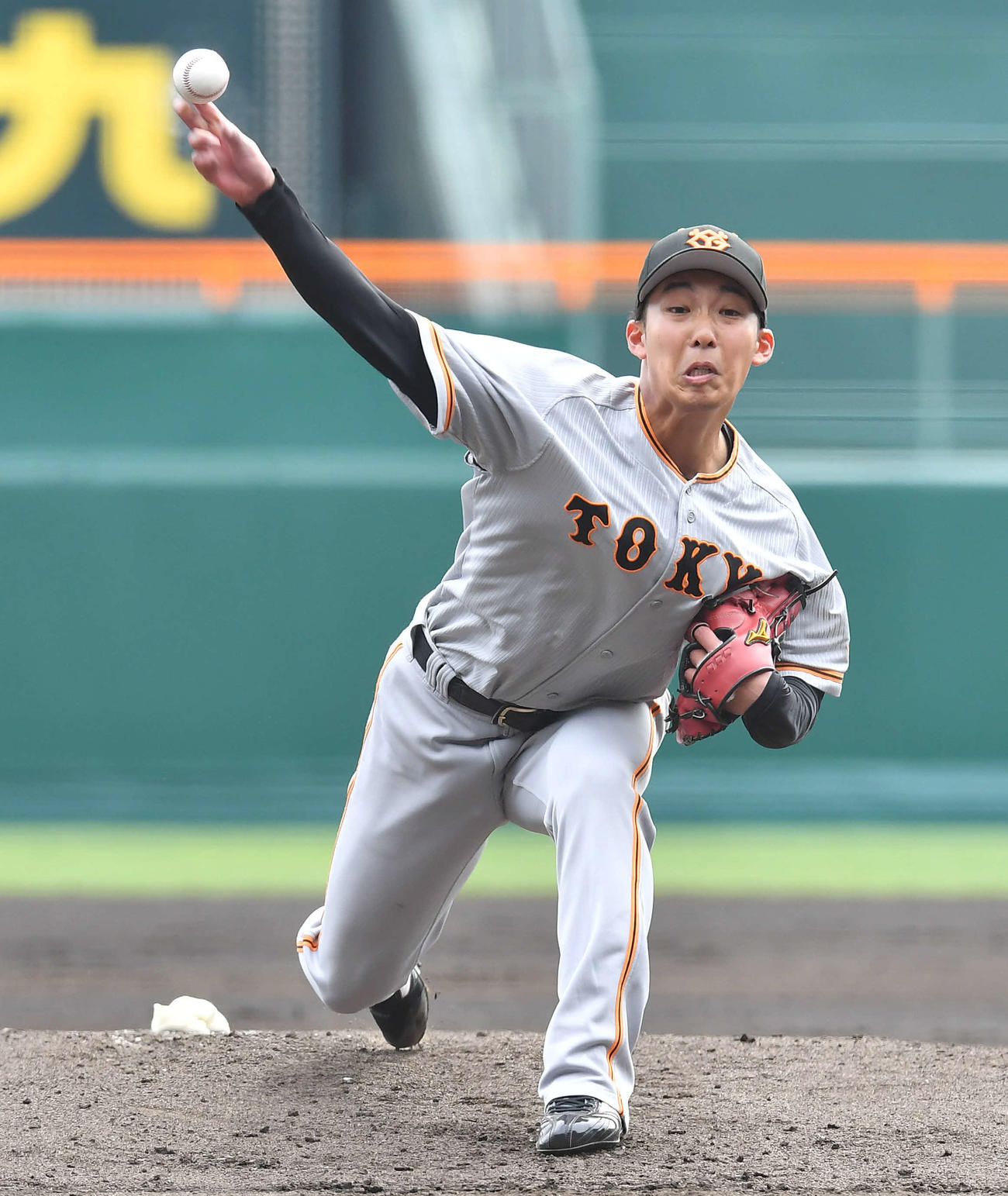 阪神対巨人　巨人先発の赤星（撮影・岩下翔太）