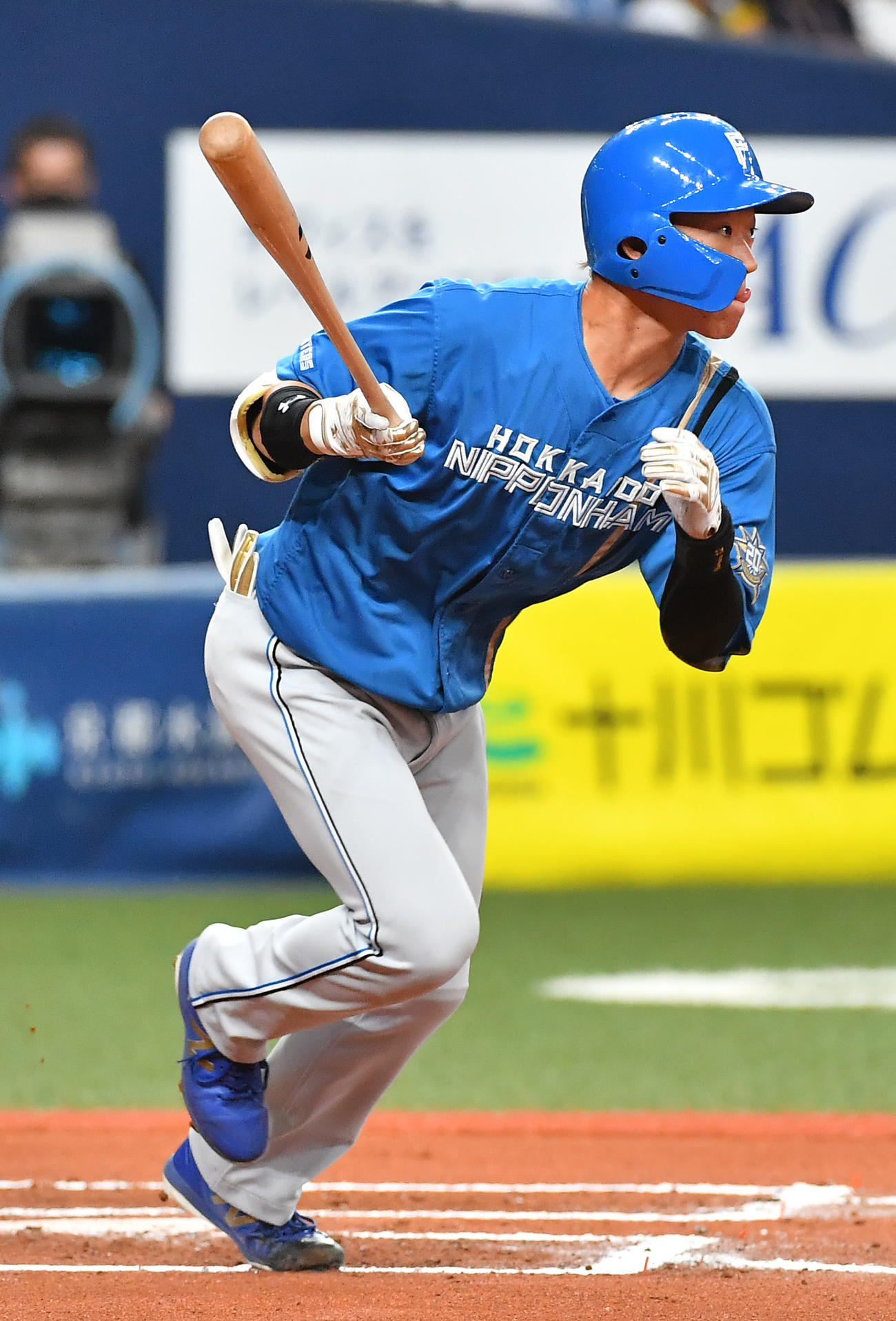 オリックス対日本ハム　6回表日本ハム1死一、三塁、右前適時打を放つ矢沢（撮影・清水貴仁）