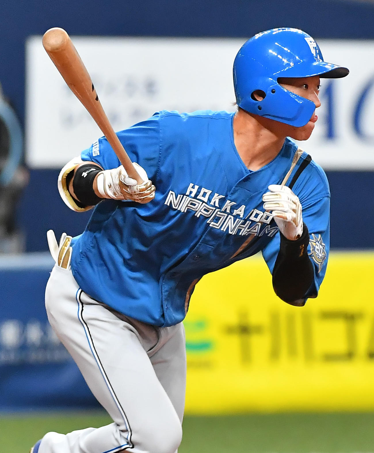 オリックス対日本ハム　6回表日本ハム1死一、三塁、右前適時打を放つ矢沢（撮影・清水貴仁）