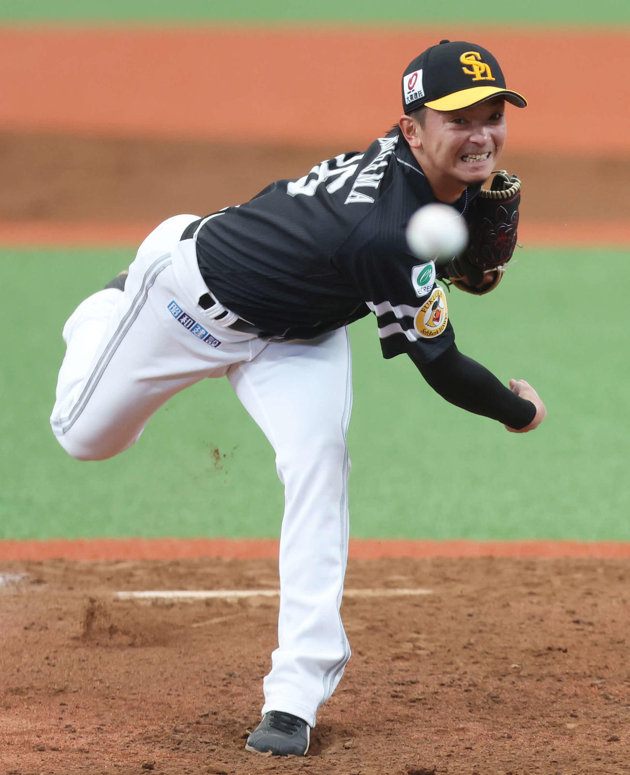 西武対ソフトバンク　ソフトバンク先発の東浜は5回途中3失点に終わる（撮影・宮地輝）