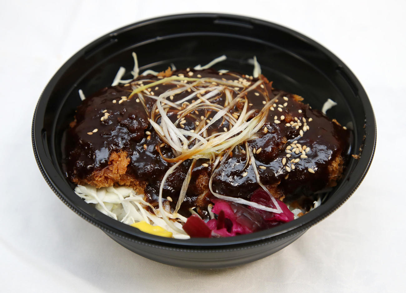 湯浅の厚切りロース味噌カツ丼～低温熟成ポーク使用～
