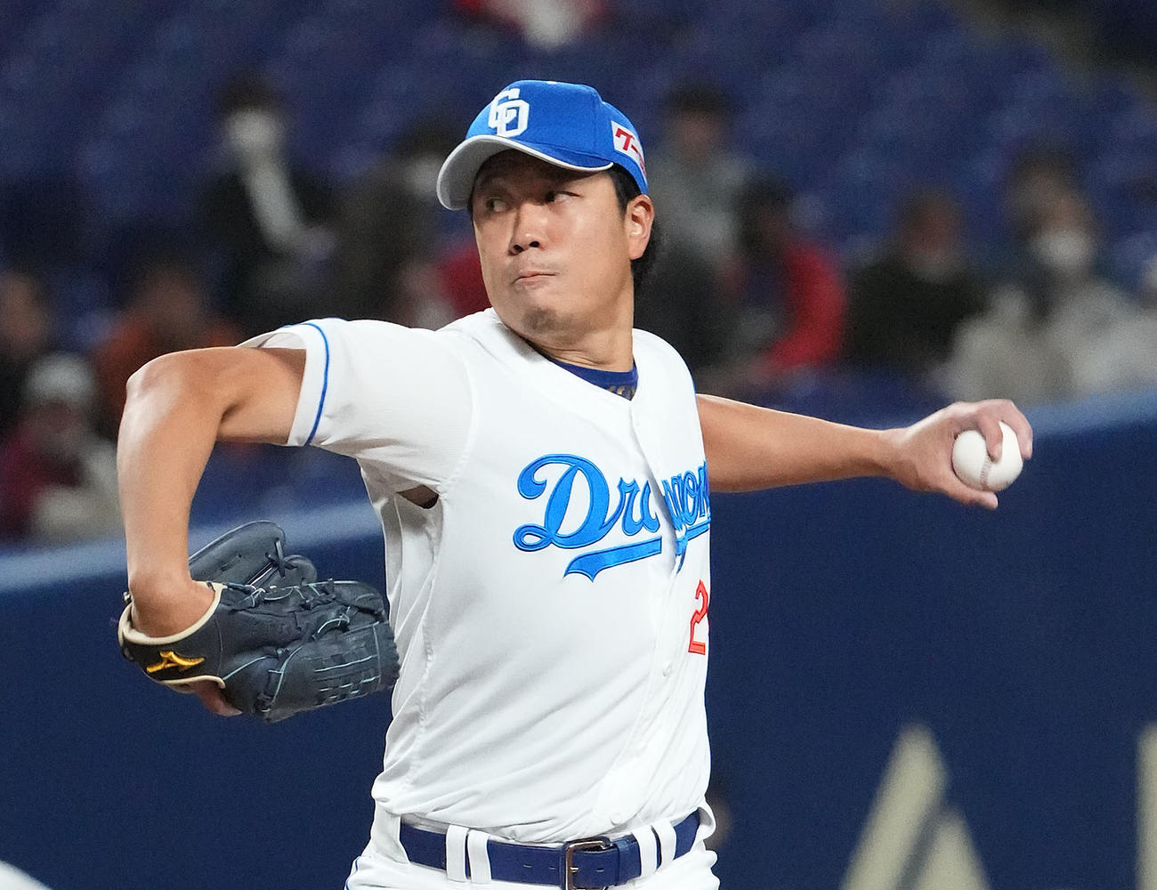 中日対広島戦　1回表、登板する中日先発の大野雄（撮影・森本幸一）