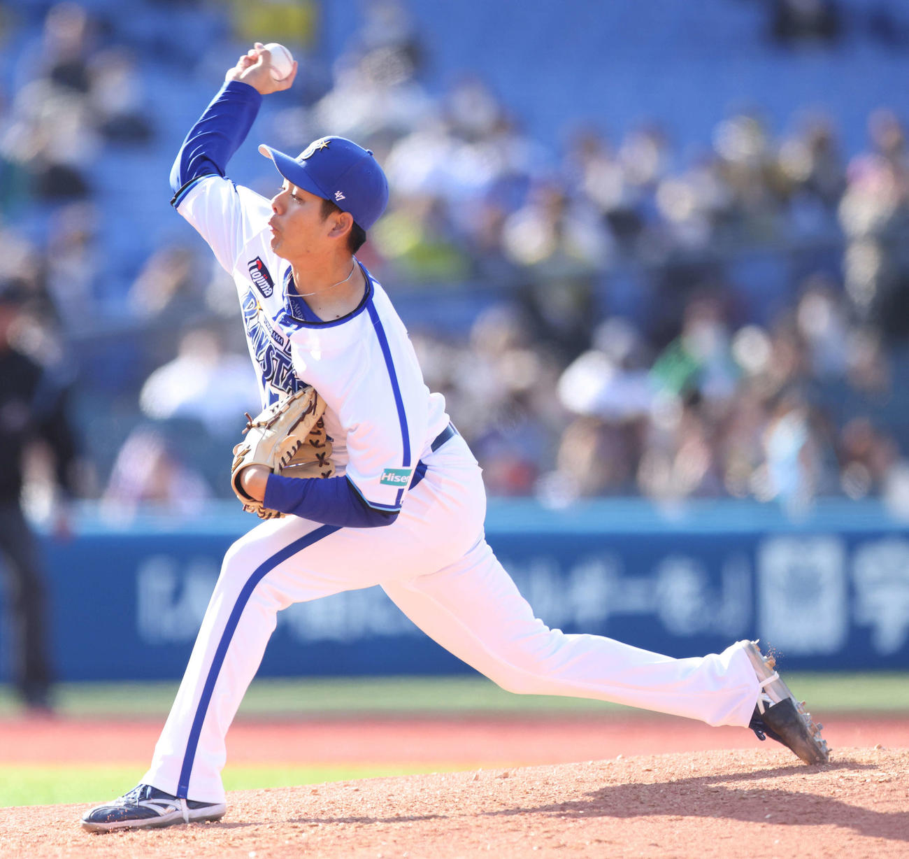 DeNA対阪神　6回表、DeNA2番手で登板する宮城（撮影・河田真司）
