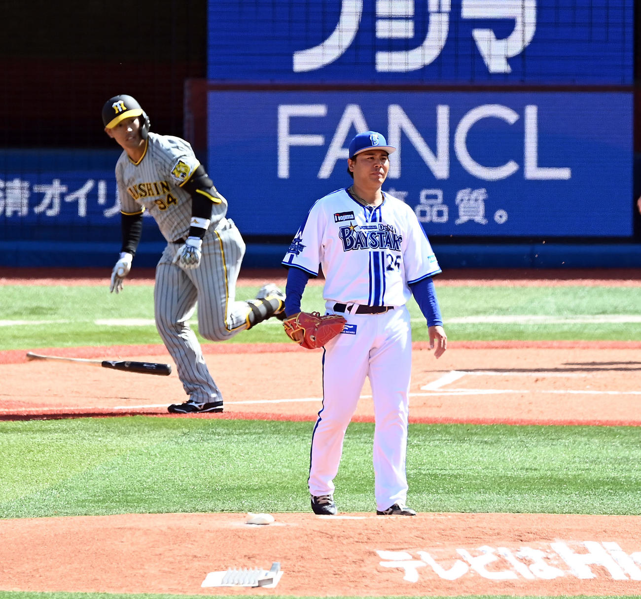 DeNA対阪神　1回表阪神2死三塁、原口に適時打を許し4失点目を喫する浜口（撮影・たえ見朱実）
