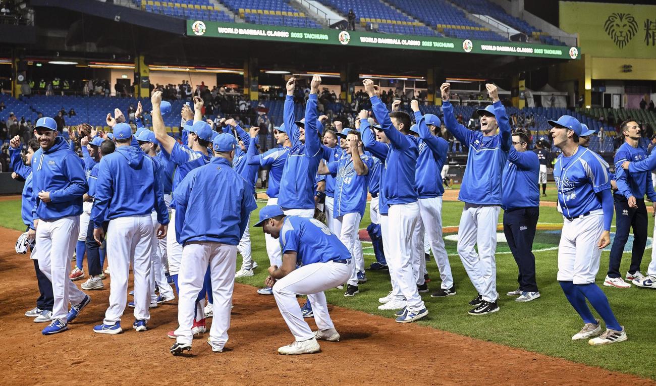 23年3月12日、オランダに勝利し喜ぶイタリアの選手たち（ゲッティ＝共同）