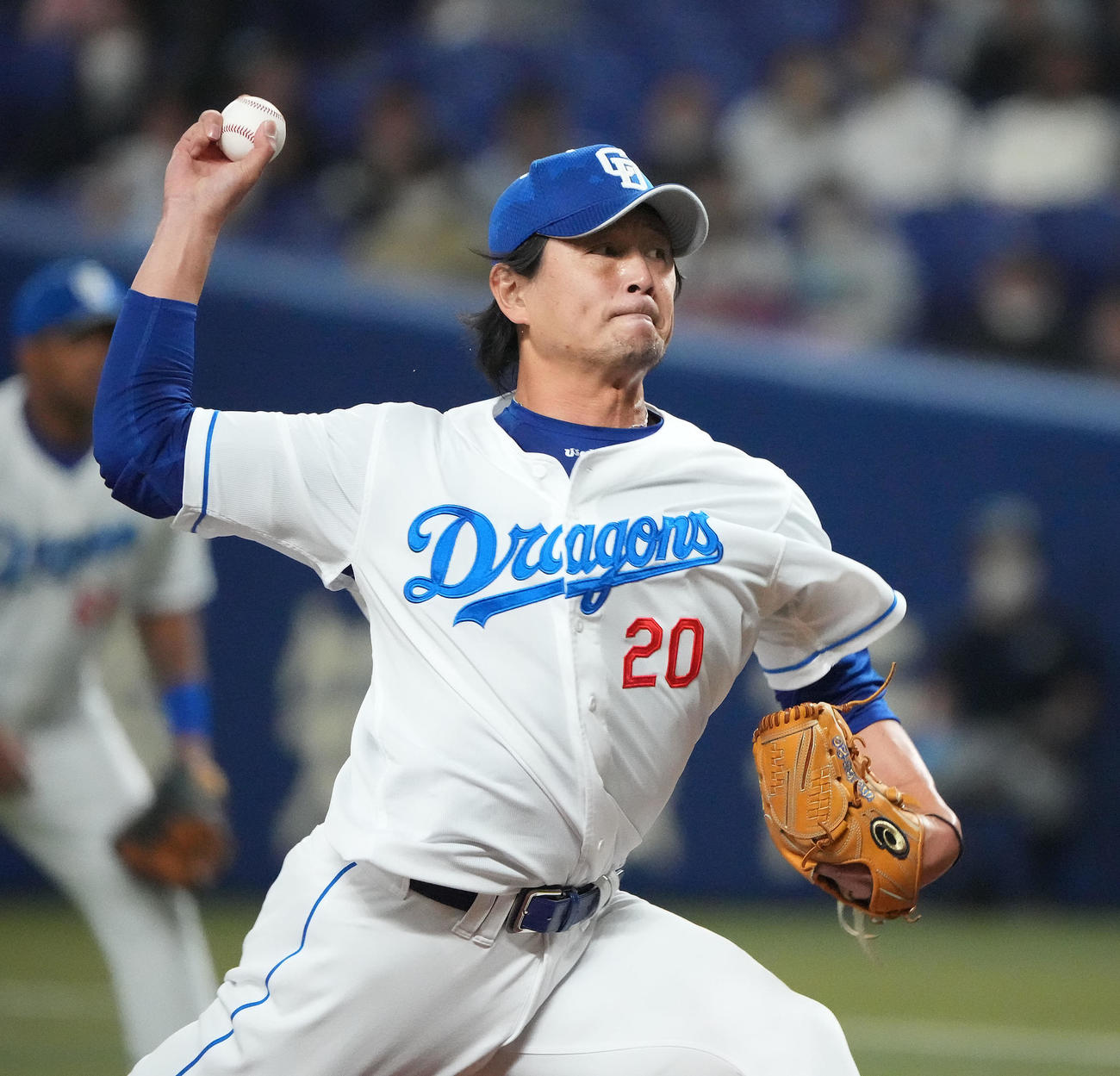中日対広島　1回表、登板する中日先発の涌井（撮影・森本幸一）