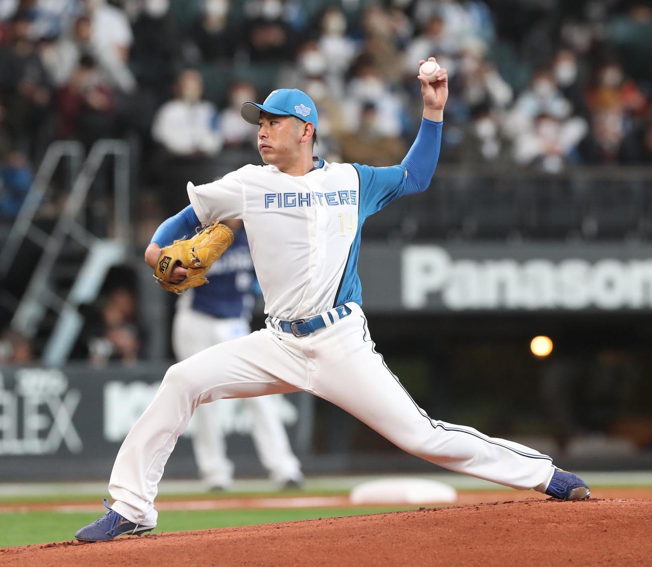 日本ハム対西武　日本ハム先発の加藤貴（撮影・黒川智章）